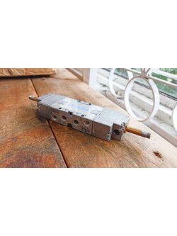 โซลินอยด์วาล์วลม (Air solenoid valve) JMFH-5-1/8-B FESTO