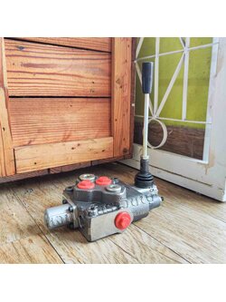 คอนโทรลวาล์ว แบบมือโยก ไฮดรอลิค Walvoil SD11 Series