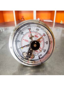 เพรชเชอร์เกจ (Pressure Gauge Electric With Contact) EPG Series
