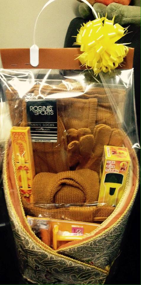 สังฆทานอาสนะ (ชุดเครื่องกันหนาวพระ)