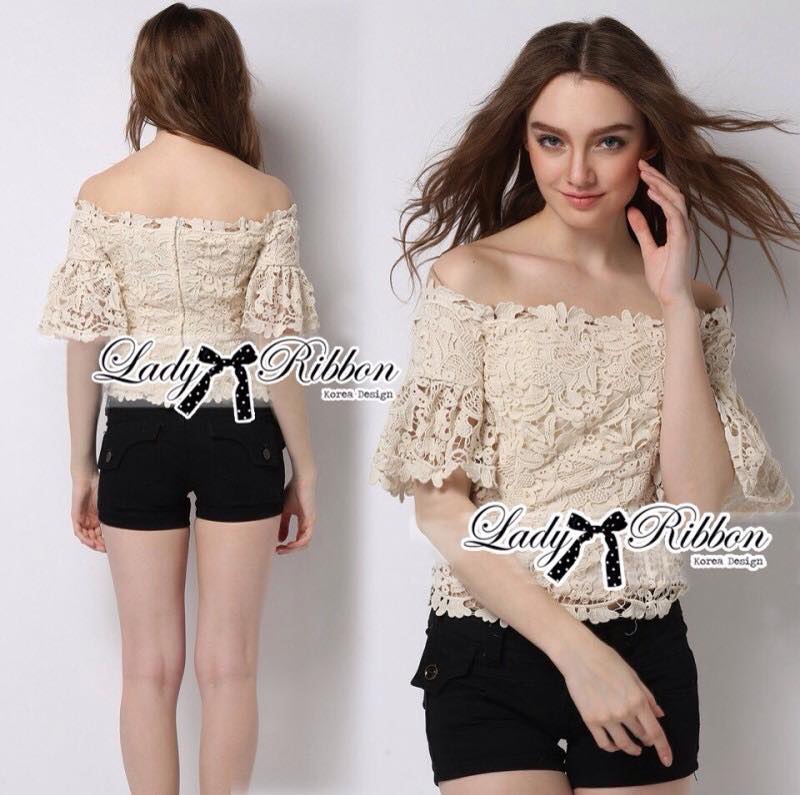พร้อมส่ง เสื้อเปิดไหล่ผ้าลูกไม้สไตล์วินเทจ
