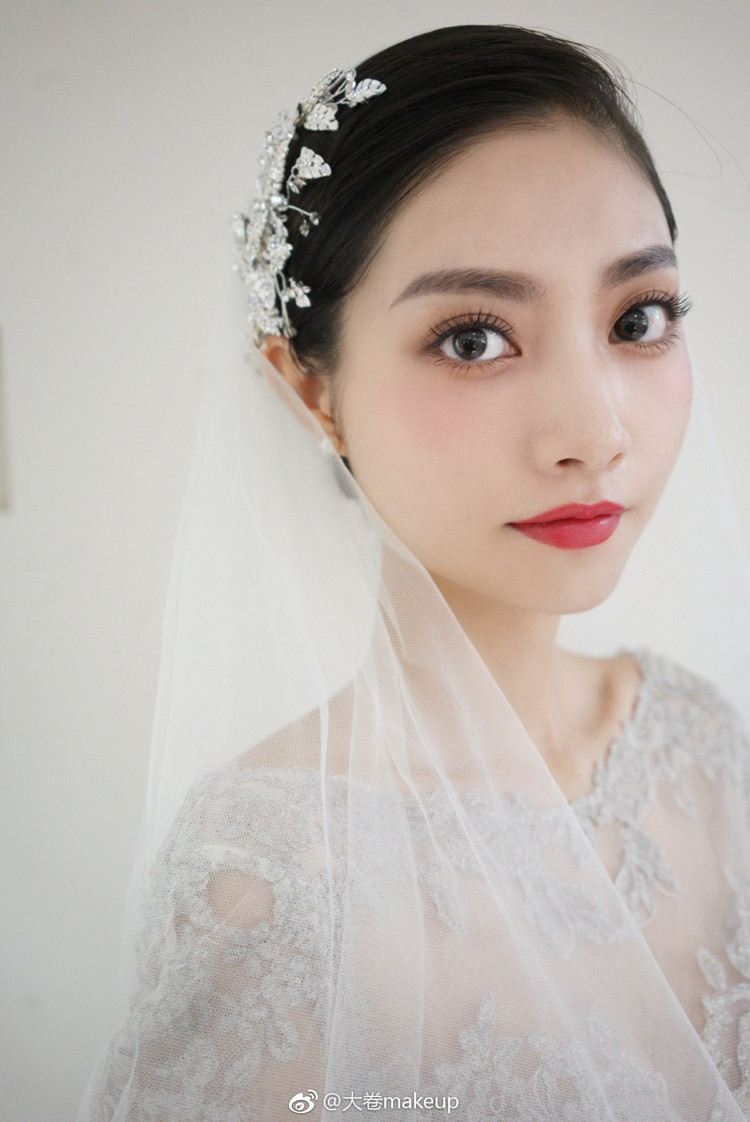 กิ๊บติดผมใบไม้ฝังเพชร