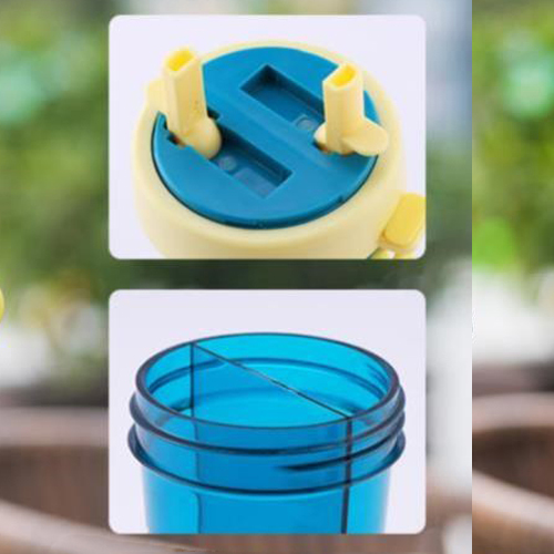 แก้วน้ำสองช่อง พร้อมหลอดในตัว ขนาด 600 ml. สามารถใส่น้ำได้สองช่อง สะดวกพกพา ดีไซน์ทันสมัย