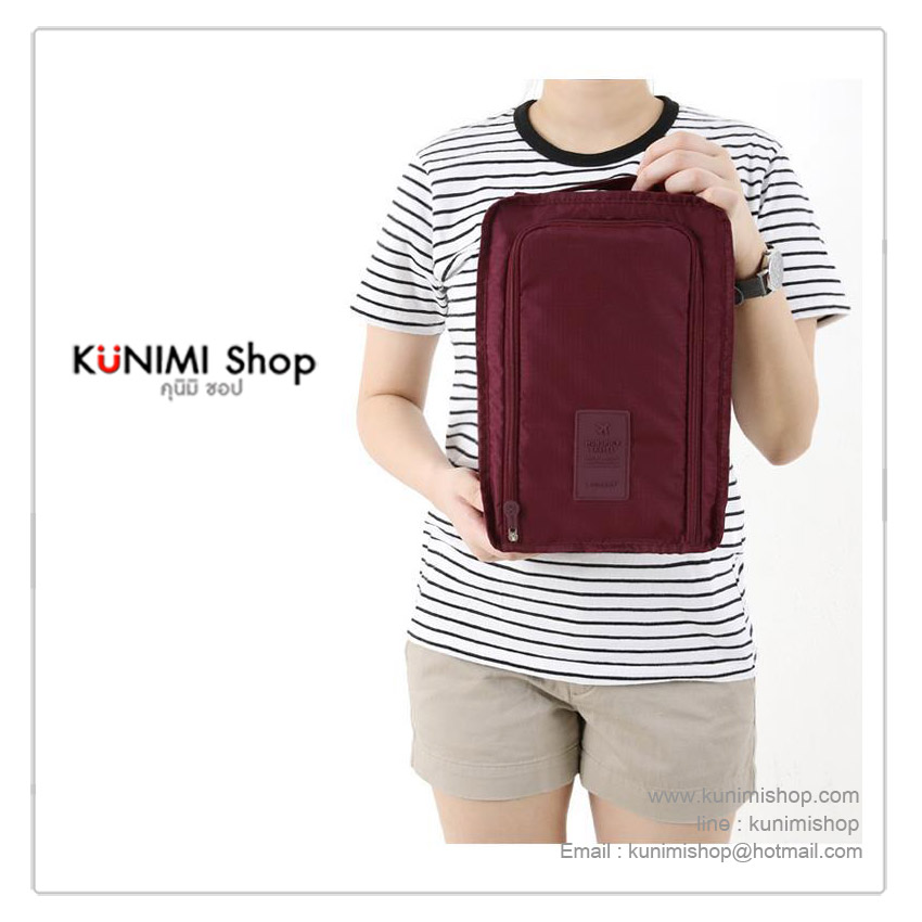  กระเป๋าจัดเก็บสิ่งของ กระเป๋าจัดระเบียบสิ่งของ สาสมารถใส่รองเท้าผ้าใบ รองเท้ากีฬา ออกกำลังกาย รองเท้าแตะ รองเท้าใส่เล่น หรือของใช้ต่างๆ เช่น ผ้าขนหนู ถุงเท้า ผ้าเช็ดตัว กระติกน้ำ เป็นต้น สำหรับพกพาเดินทาง ท่องเที่ยว มีซิปเปิดปิด สะดวกในการจัดเก็บ พร้อมหูหิ้ว * โดยรุ่น Ver. 3 นี้ ตรงช่องใส่รองเท้าจะไม่มีที่กั้นเหมือนกับ รุ่น Ver.2 ครับ * ขนาด กว้าง 21.5 x ยาว 30.5 x หนา 11 cm. 