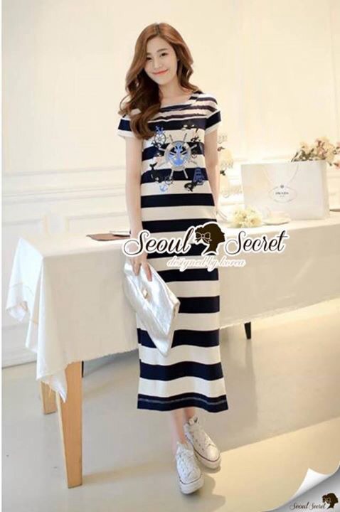 พร้อมส่ง เดรสตัวยาว เก๋ๆ ด้วยงานพิมพ์ลายริ้ว