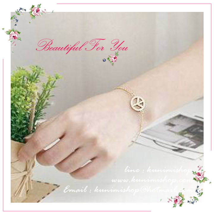 SQ013 สร้อยข้อมือ มี 2 สี สีทอง สีเงิน สร้อนลายโซ่ มาพร้อมจี้ลายเก๋ สามารถปรับระดับของข้อมือได้คะ