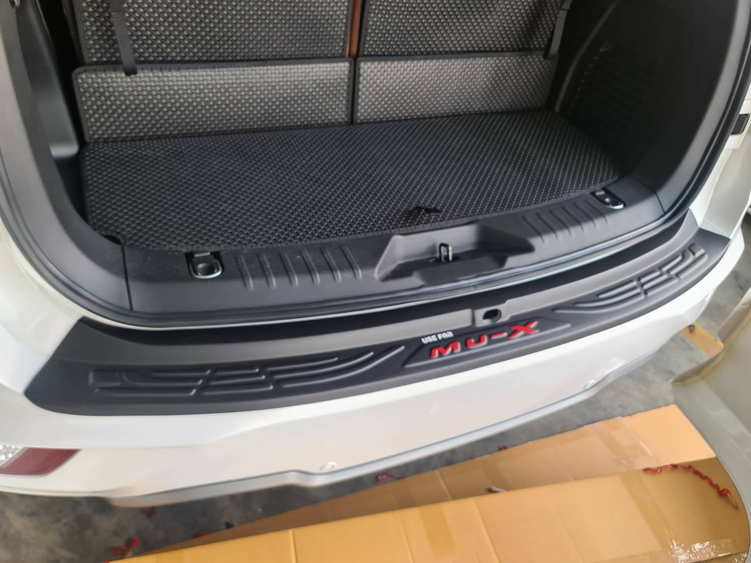 Mu-x 2021 กันรอยท้ายดำด้าน งาน TFP