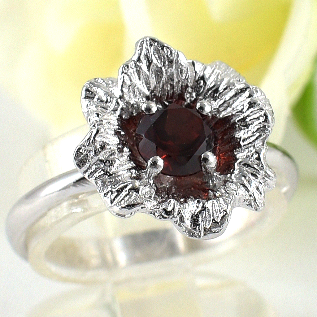 SKJewelryFactory แหวนดอกไม้ แหวนเงินแท้ 92.5% ฝังพลอยโกเมนแท้ ER02240-GAN