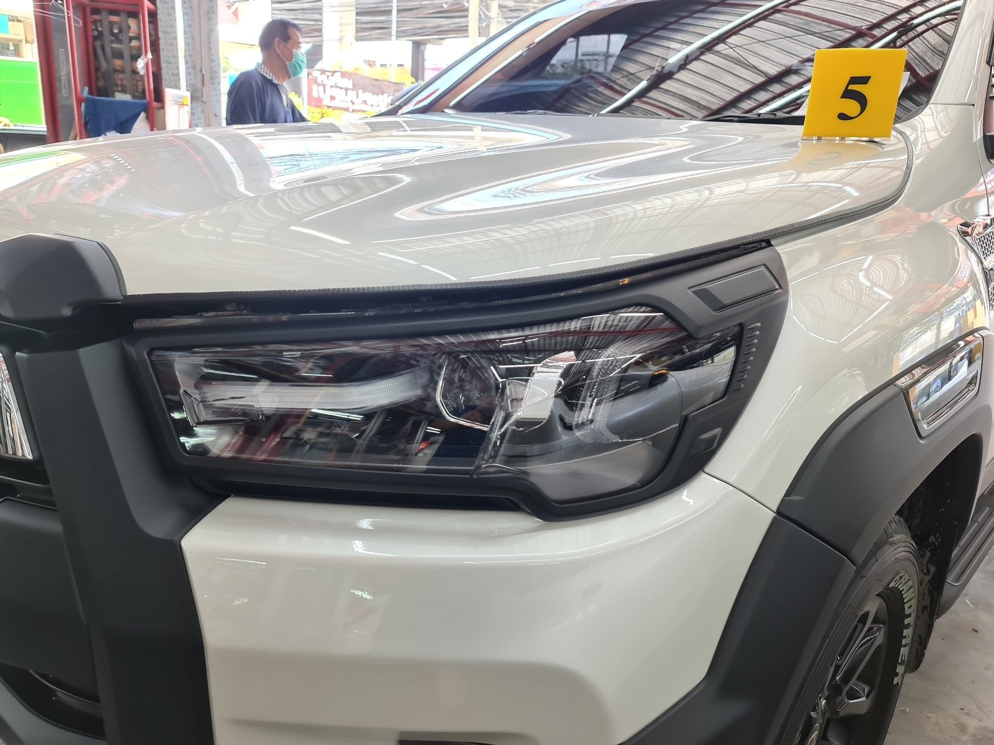 Revo Mc2020 ครอบไฟหน้าดำด้านTOP