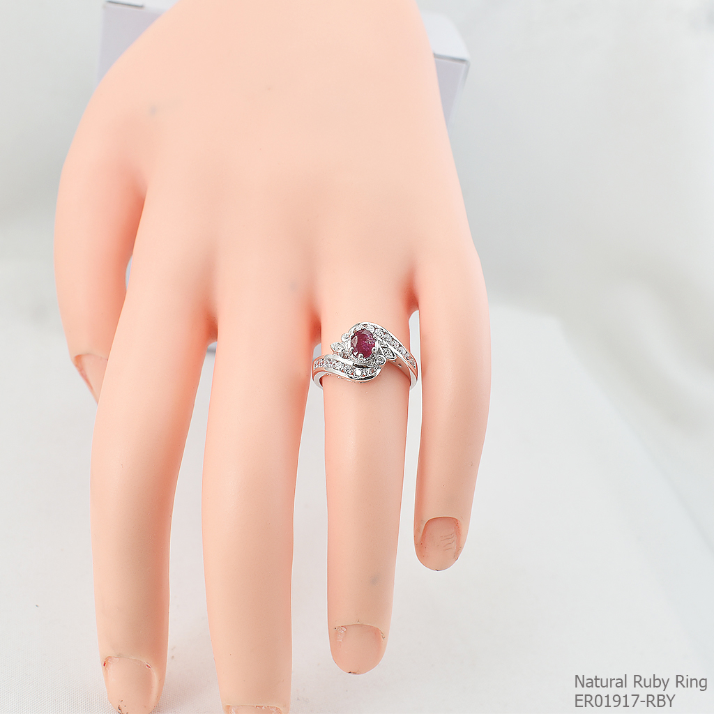 SKJewelryfactory แหวนเงินแท้ ฝังพลอยทับทิมแท้ ประดับเพชร ER01917-RBY