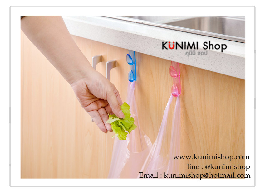 ตะขอที่แขวนสิ่งของอเนกประสงค์ เช่น แขวนของใช้ในครัว ของใช้ในห้องน้ำ สามารถนำไปเกี่ยวได้ที่ขอบประตู ขอบตู้ ทำให้หยิบใช้งาน ประหยัดพื้นที่ในการจัดเก็บ 
