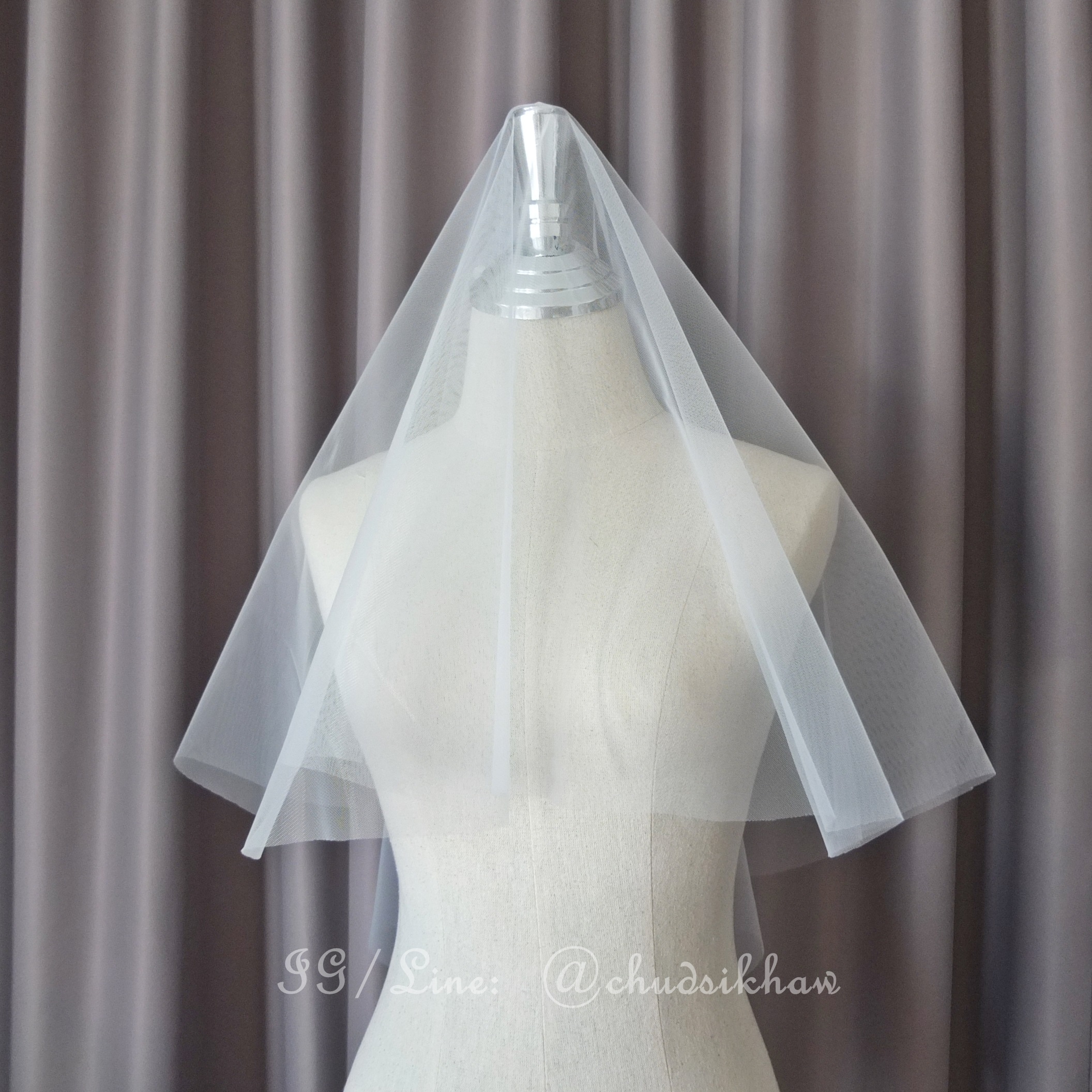 ผ้าคลุมเจ้าสาวสีขาวนวล ยาว 55-60 cm. Minimal Veil (คลุมหน้าได้)