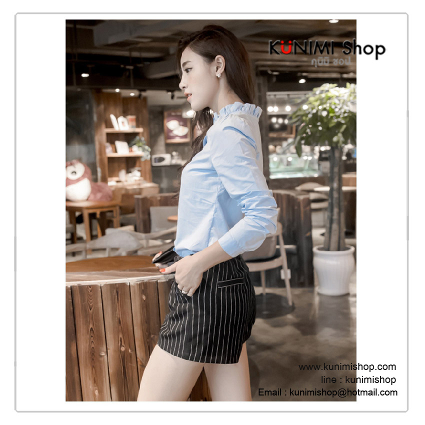  เสื้อเชิ้ต คอเต๋าระบาย แขนยาว กระดุมผ่าหน้า ใส่ได้หลายโอกาสคะ Size : M ( รอบอกไม่เกิน 35 นิ้วคะ) เนื้อผ้า : ผ้าฝ้ายคุณภาพสูง มี 4 สี : สีขาว , สีดำ , สีฟ้า , สีชมพู