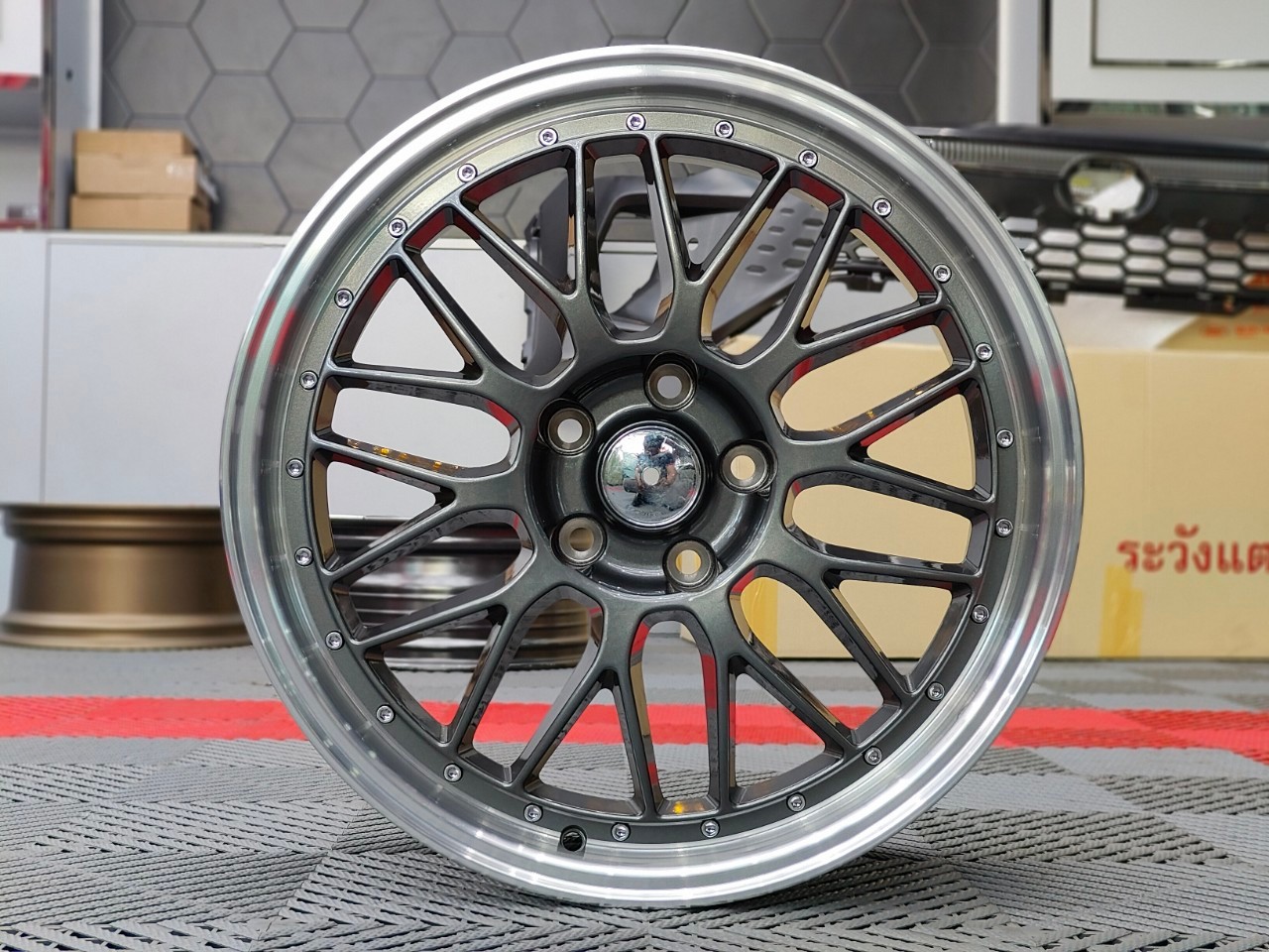 ล้อ tgrACING ขอบ18x8.0 5x114.3 ET38สีดำด้านหน้าชา*ราคาต่อวง