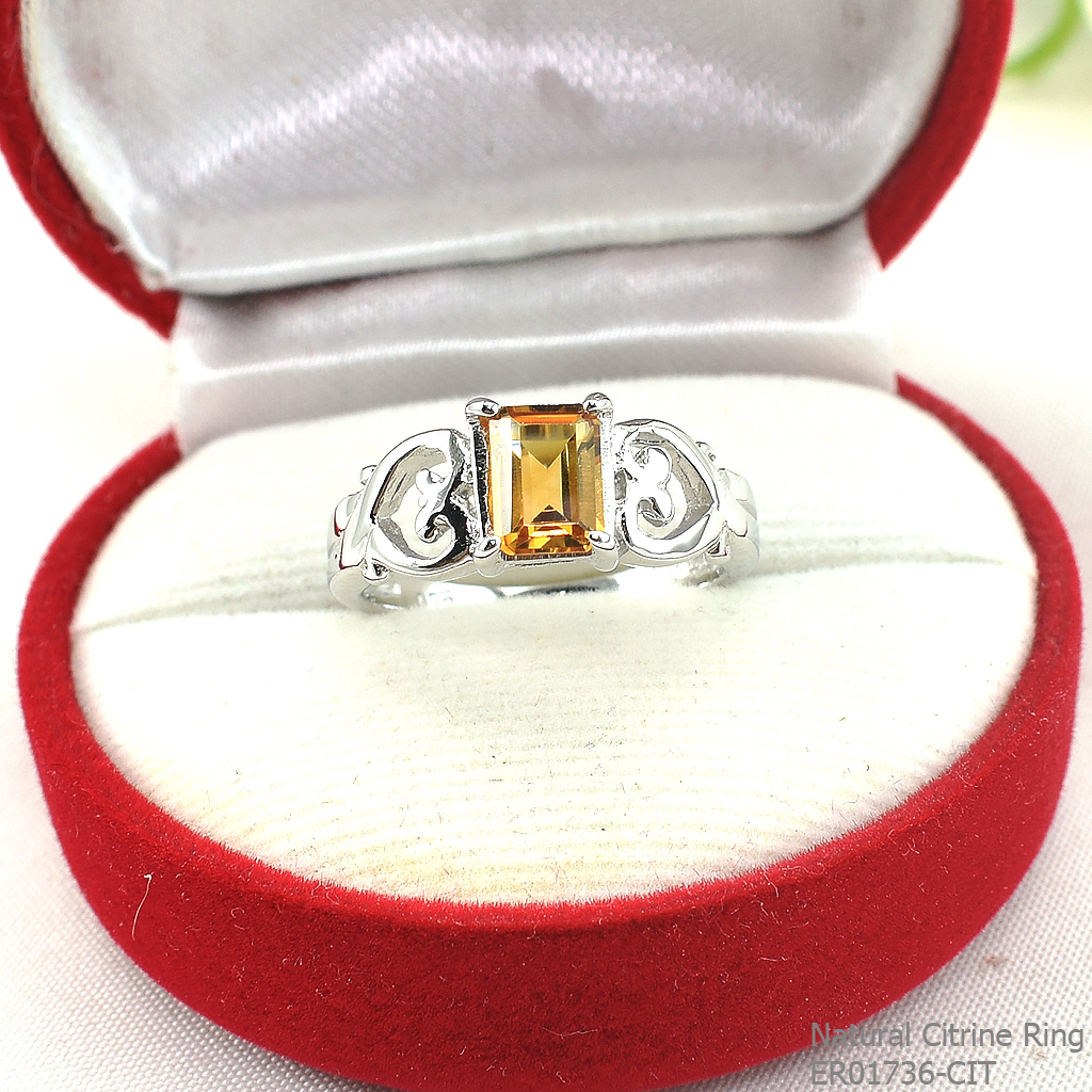SKJewelryFactory แหวนพลอยซิทรินแท้ แหวนสี่เหลี่ยม ด้านข้างเป็นลายหัวใจคู่ ER01736-CIT