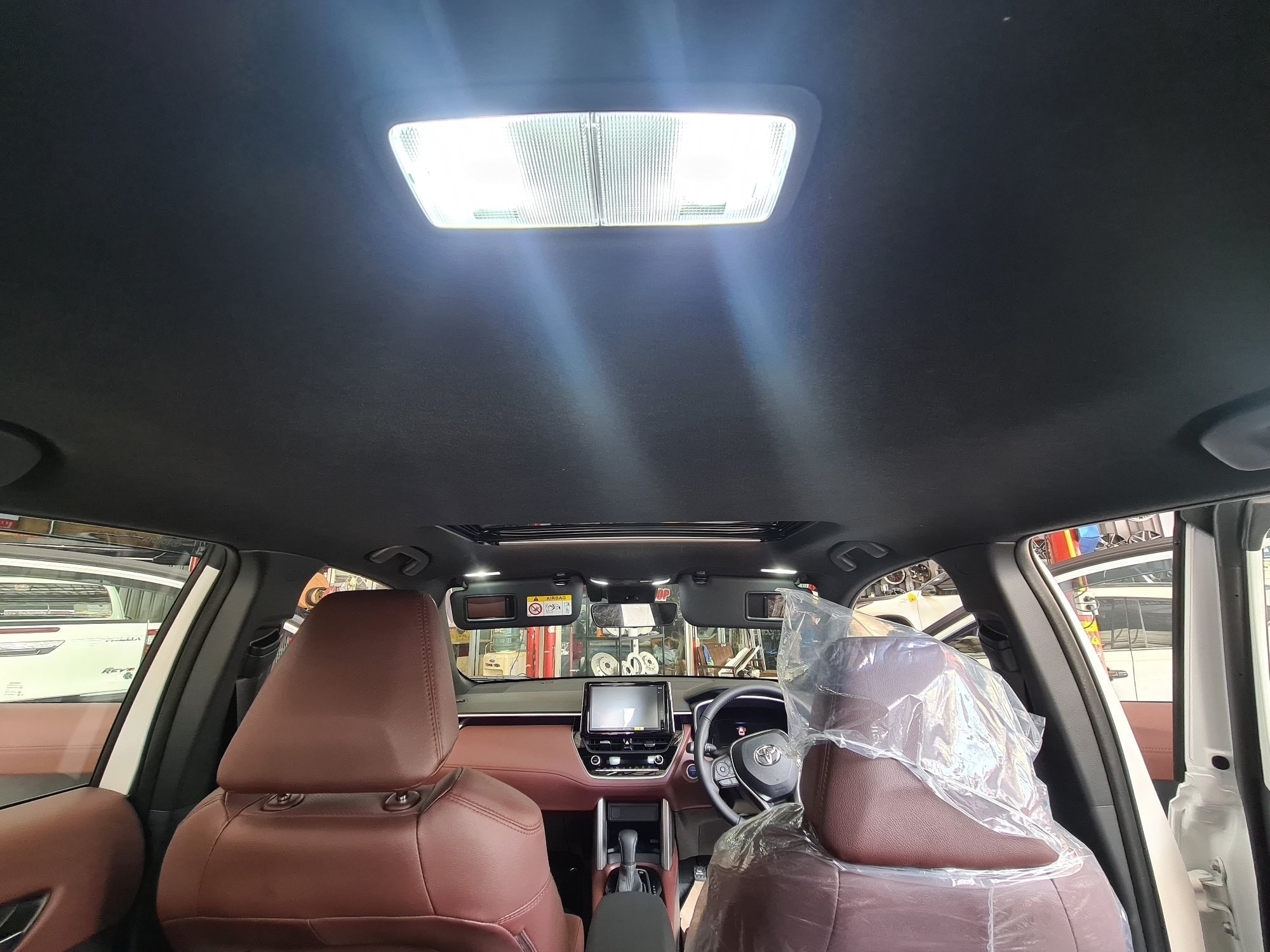 Corolla Cross ไฟเก๋ง LED ภายใน 7 จุด ไม่มีซันรูฟ