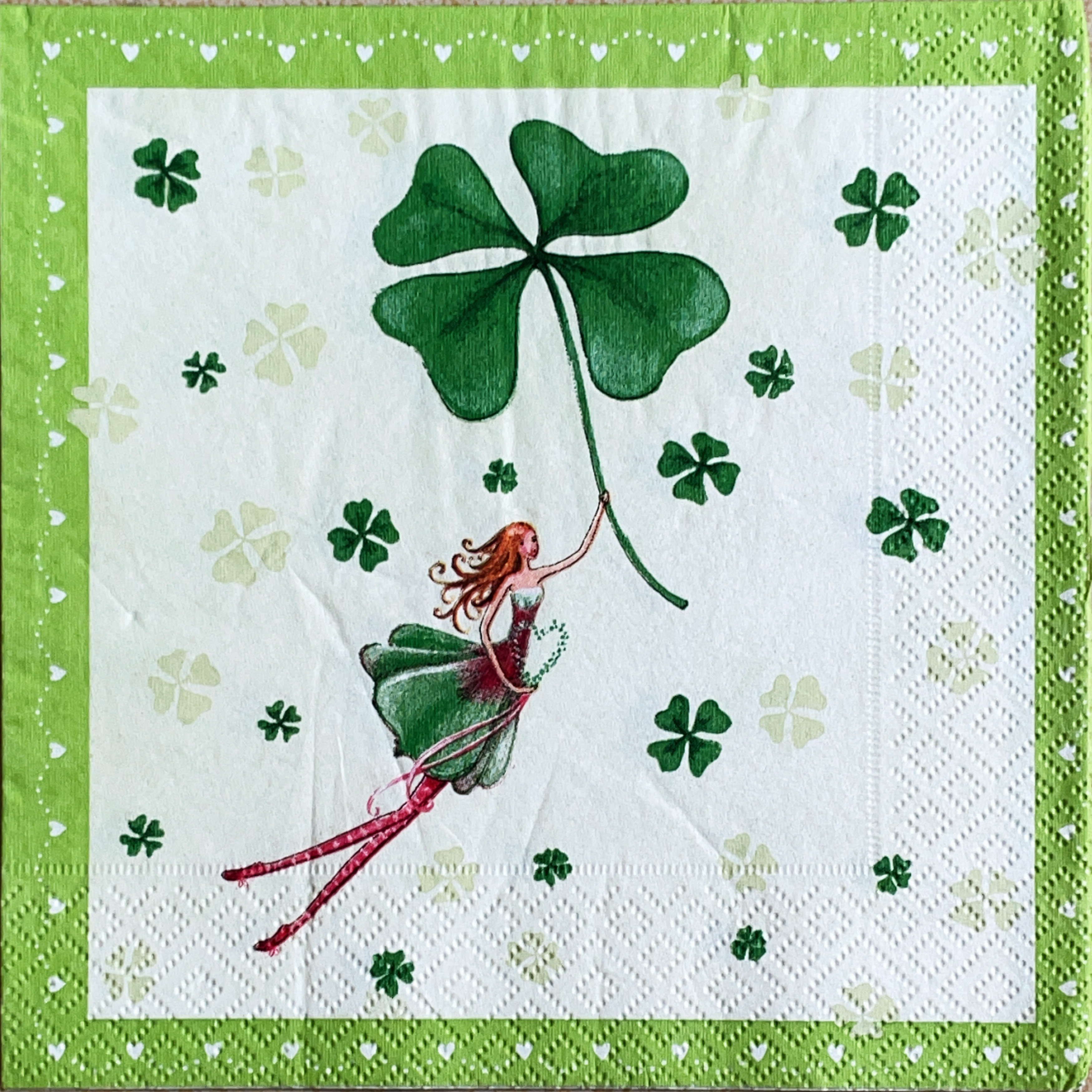 แนวภาพ Fairy Hold Clover แฟรี่ถือใบโคลเวอร์ เป็นภาพบล็อค 4 กระดาษแนพกิ้นสำหรับทำงาน เดคูพาจ Decoupage Paper Napkins ขนาด 33X33cm
