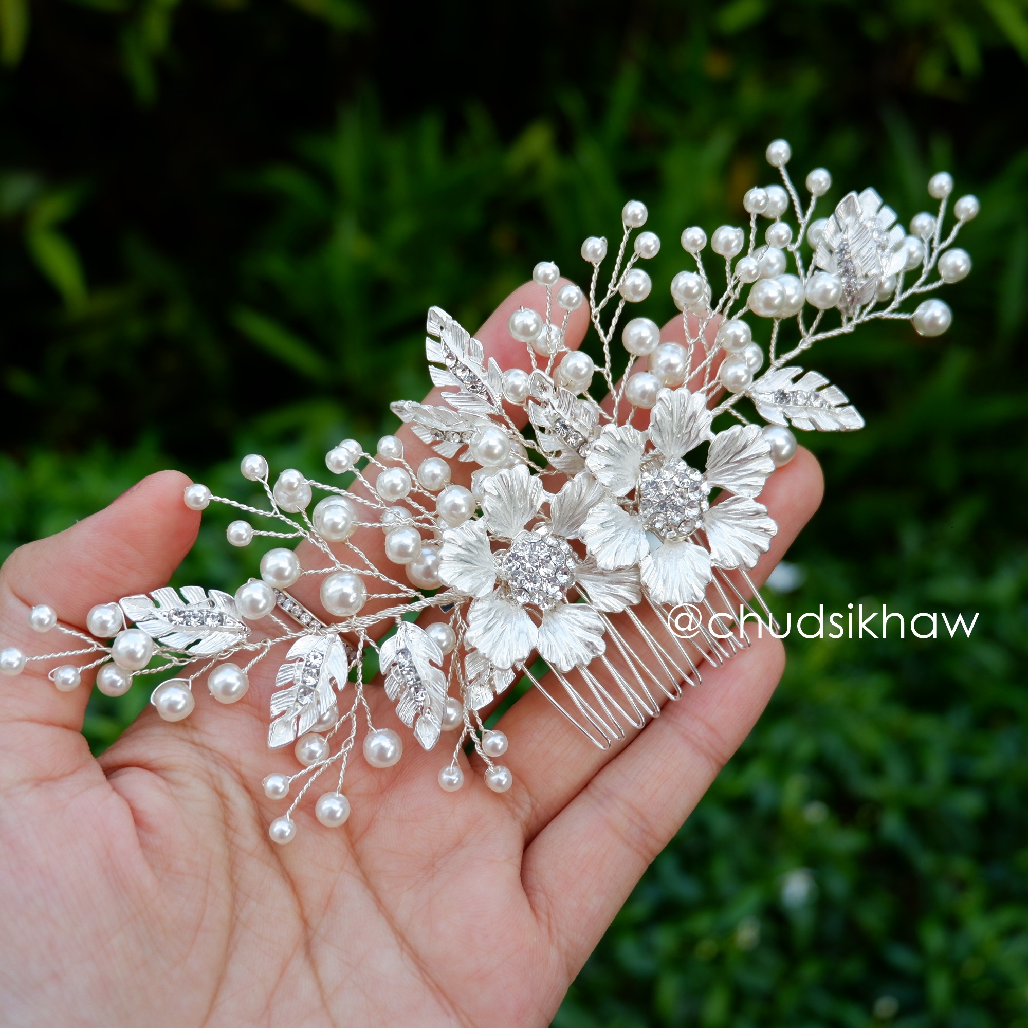 หวีสับดอกไม้สีเงิน แซมมุกใบไม้ฝังเพชร เครื่องประดับเจ้าสาว กิ๊บติดผมเจ้าสาว