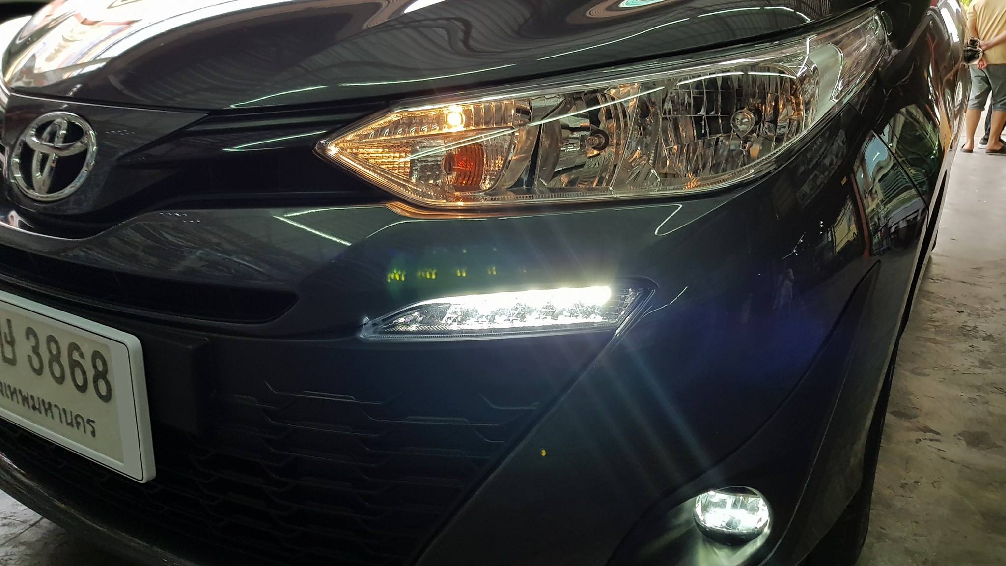 ไฟ DRL ทรงศูนย์ New yaris 