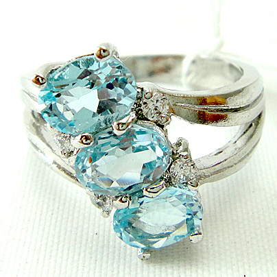SKJewelryfactory แหวนเงินแท้ 92.5% ฝังพลอยสวิสบลูโทปาซแท้ ดีไซด์หรูหรา ER01602-SBT