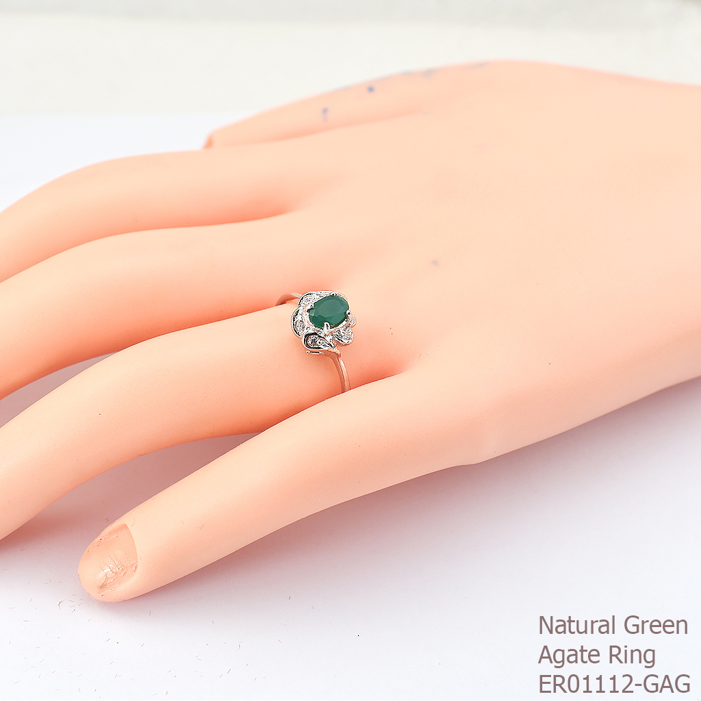 SKJewelryFactory แหวนเงินแท้ 92.5% ฝังพลอยกรีนอะเกทแท้ ล้อมเพชร ก้านแหวนเล็กใส่สบายนิ้ว ER01112-GAG