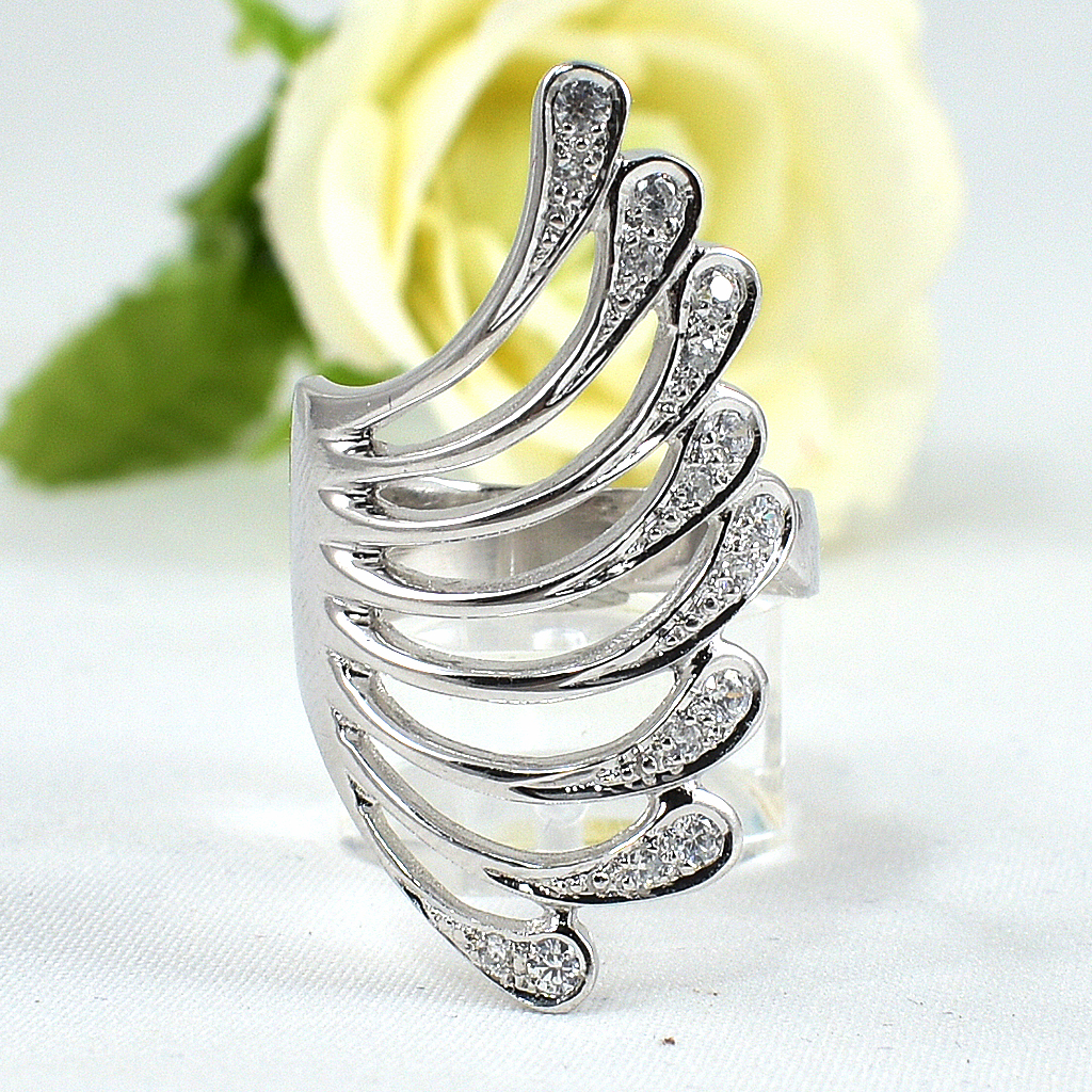 SKJewelryFactory แหวนปีกนก ดีไซน์เก๋มาก เพชร12 ตัง ER01920-WCZ