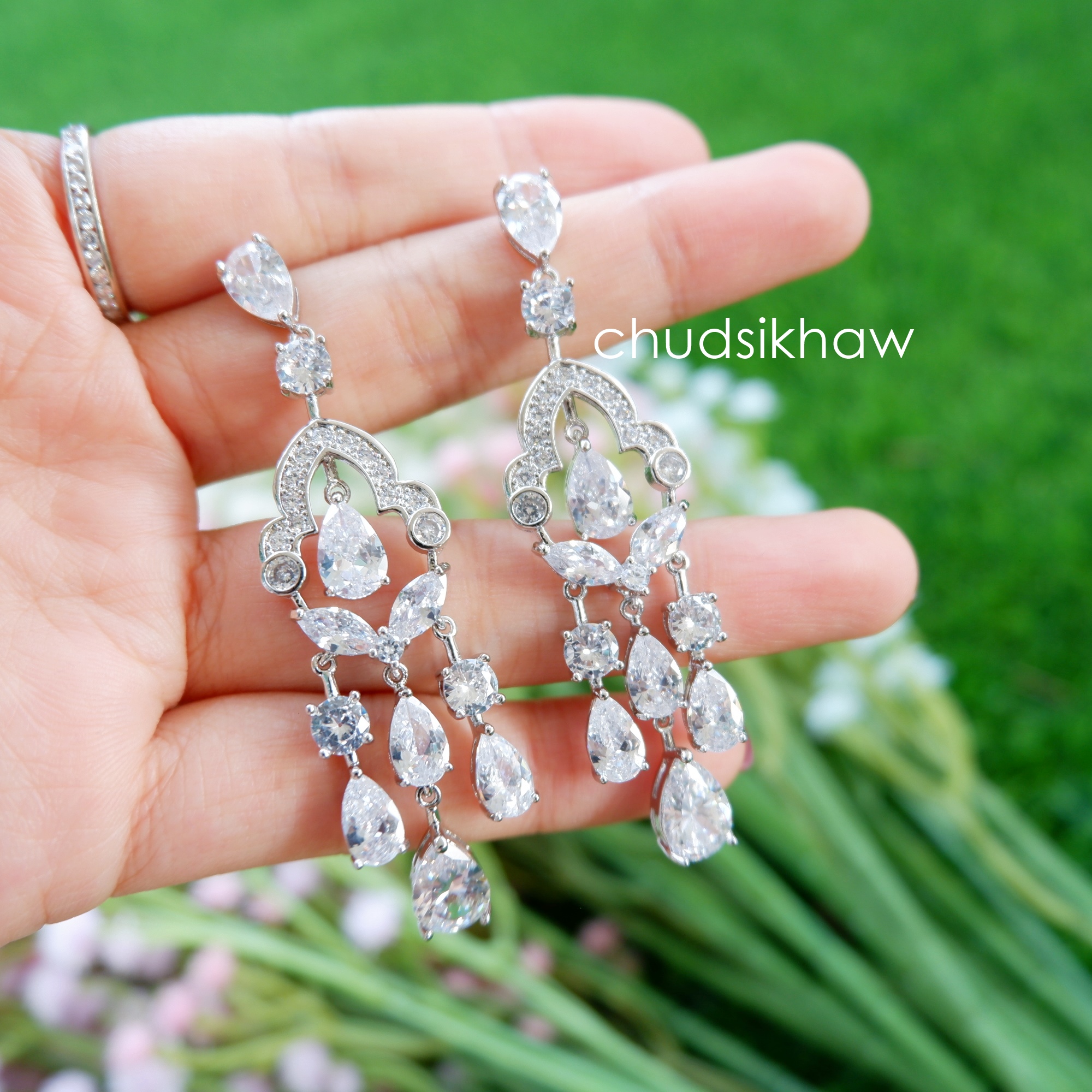 ต่างหูหนีบ สำหรับเจ้าสาวที่ไม่เจาะหู ราคา 160 - 300 บาท