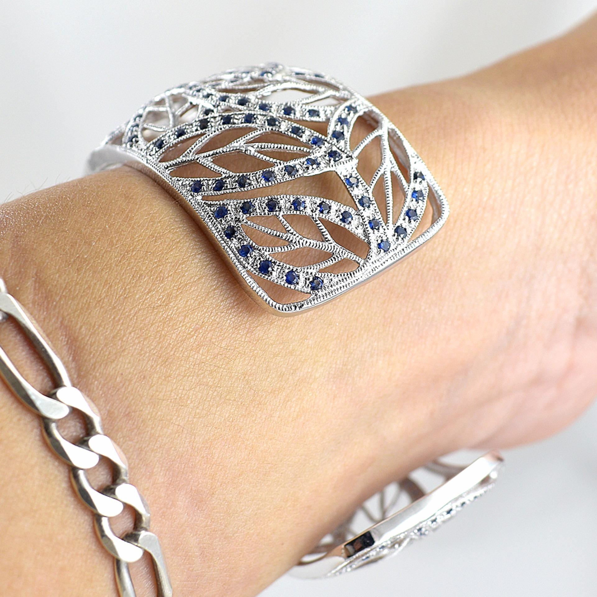 SKJewelryFactory EBA00145-BSA กำไลเงินแท้ ลายใบไม้ พลอยไพลินแท้ ทั้งชิ้นงาน