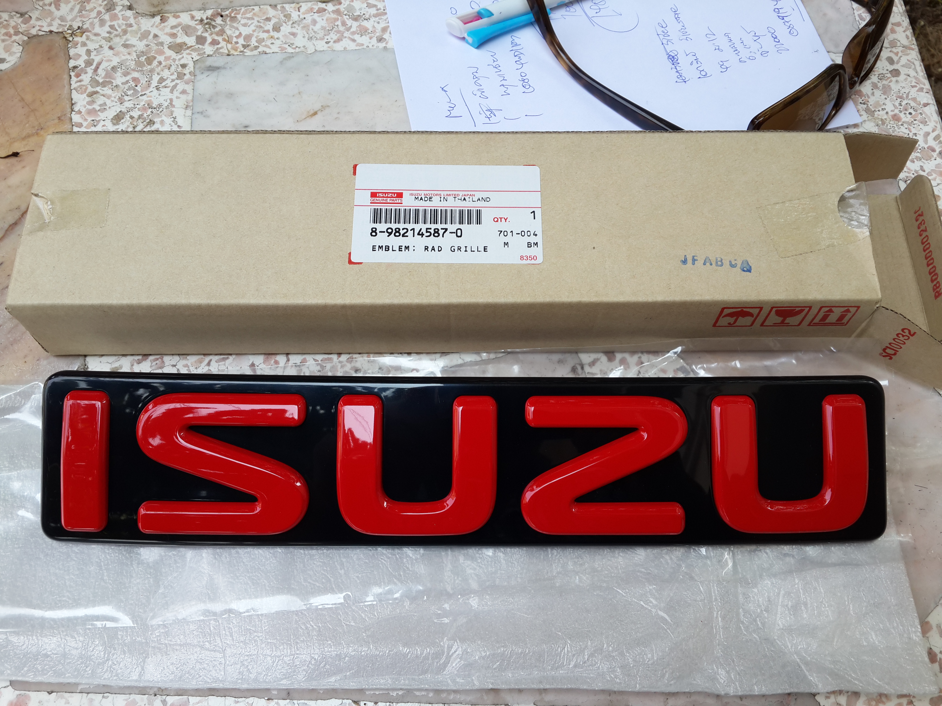 4084 LOGO แดง แท้ MU-X
