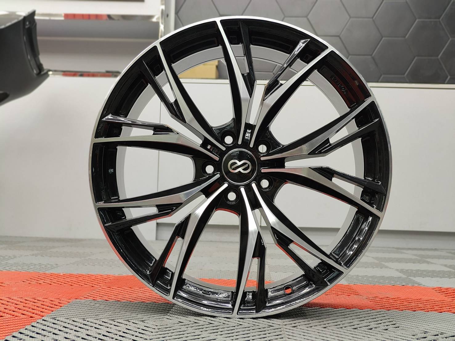 ล้อ ENKEI ONX ขอบ20x8.5 5x114.3 ET40 สี ดำเงาหน้าเงิน *ราคาต่อวง