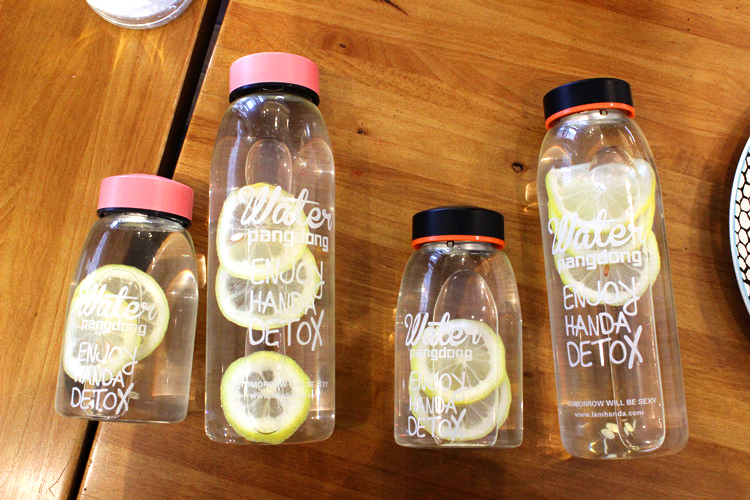 ขวดใส่น้ำ น้ำดีท็อกสุดฮิตในเกาหลี ขวดทำจากแก้ว Borosilicate รุ่นปากกว้าง + ที่กรองกาก มี 3 สี ขนาด 800 ml.