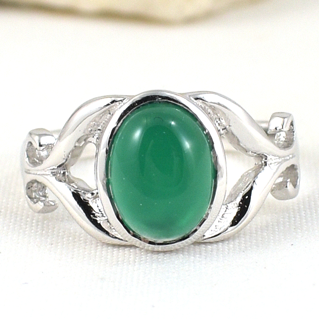 SKJewelryFactory แหวนเงินแท้ พลอยสีดุจดั่งเขียวมรกต พลอยทรงหลังเบี้ย ER02414-GAC
