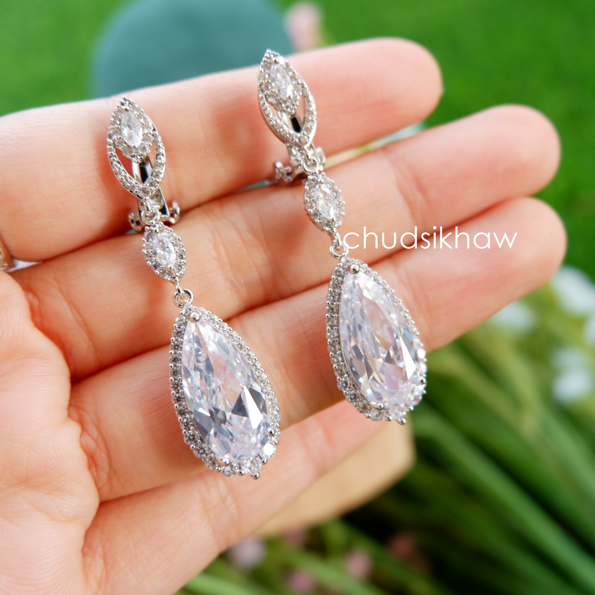 ต่างหูหนีบ สำหรับเจ้าสาวที่ไม่เจาะหู ราคา 160 - 300 บาท