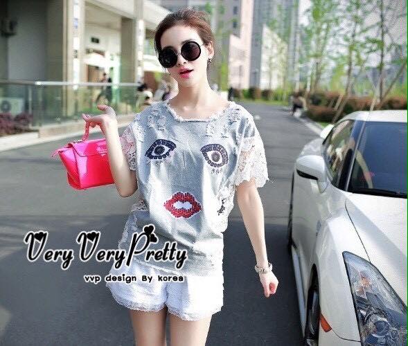 พร้อมส่ง เสื้อแฟชั่นลายลูกตาสีดำกลมโต และปากสีแดง