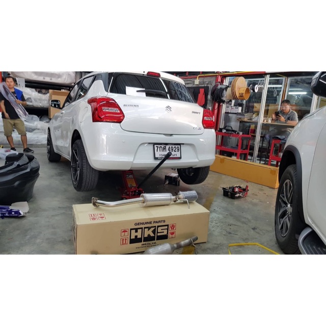 HKS ท่อไอเสีย New Swift ปลายคาร์บอน(ค่าส่งสินค้าเก็บปลายทาง)