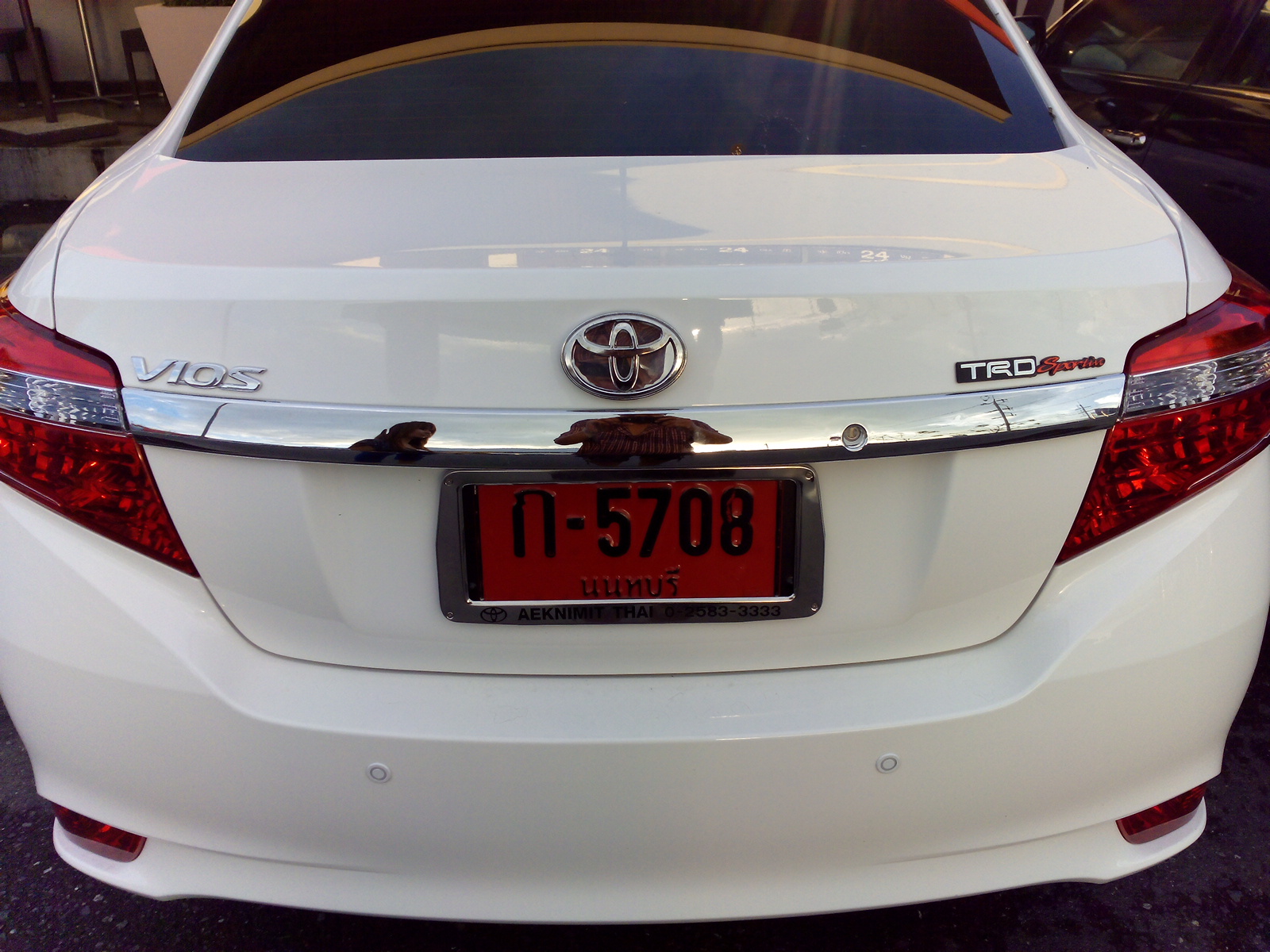 คิ้วโครเมี่ยมฝาท้าย New Vios 2013 แบบครอบ