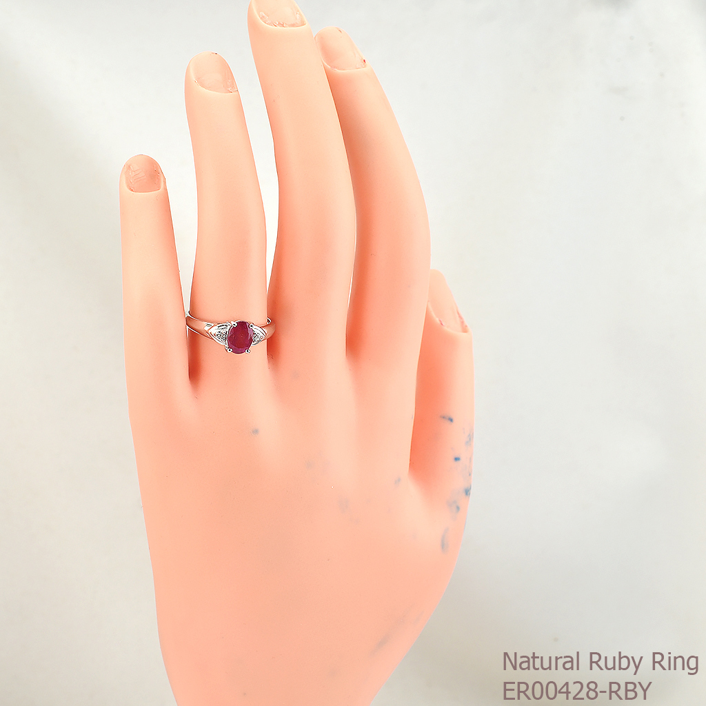 SKJewelryfactory แหวนเงินแท้ 92.5% ฝังพลอยทับทิมแท้ สไตล์เรียบหรู ER00428-RBY