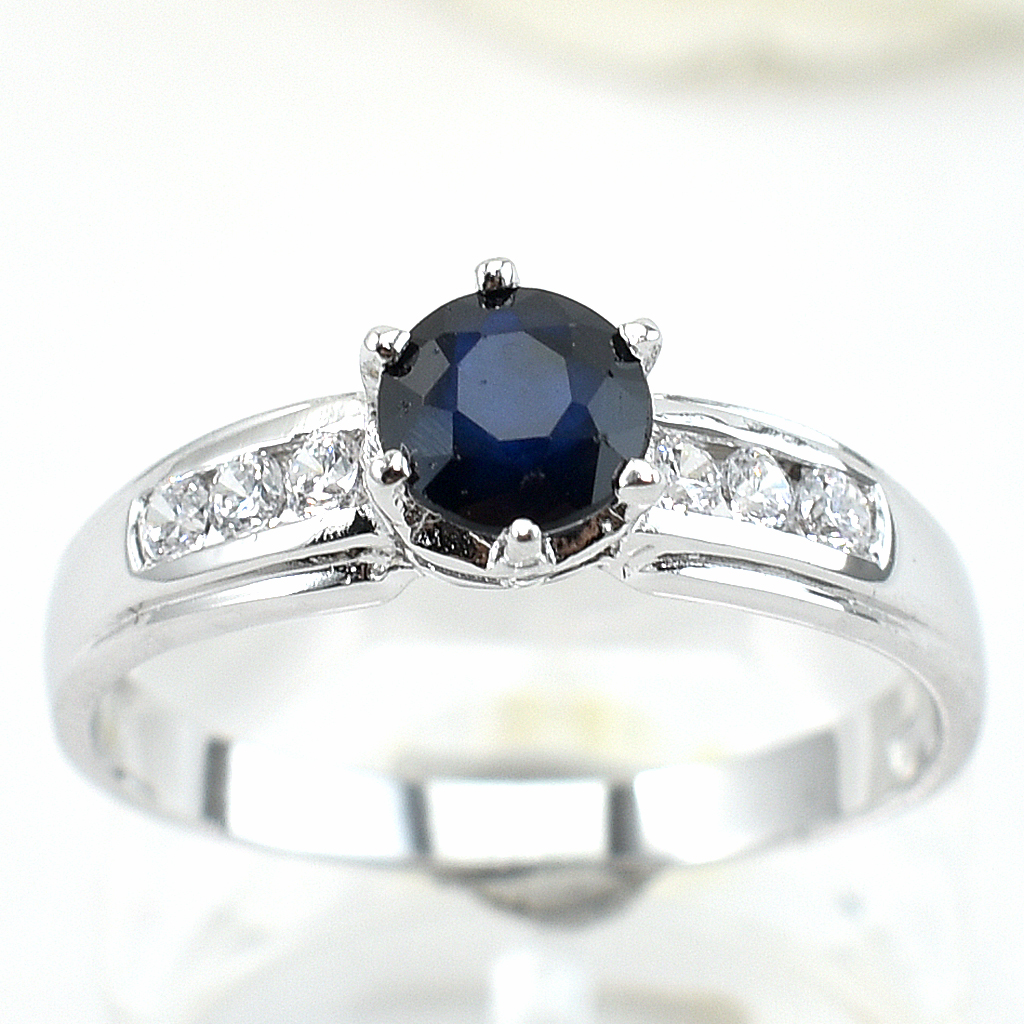 SKJewelryfactoryแหวนเงินแท้ ฝังพลอยไพลินแท้ โดดเด่น พร้อมประดับเพชร ER00609-BSA