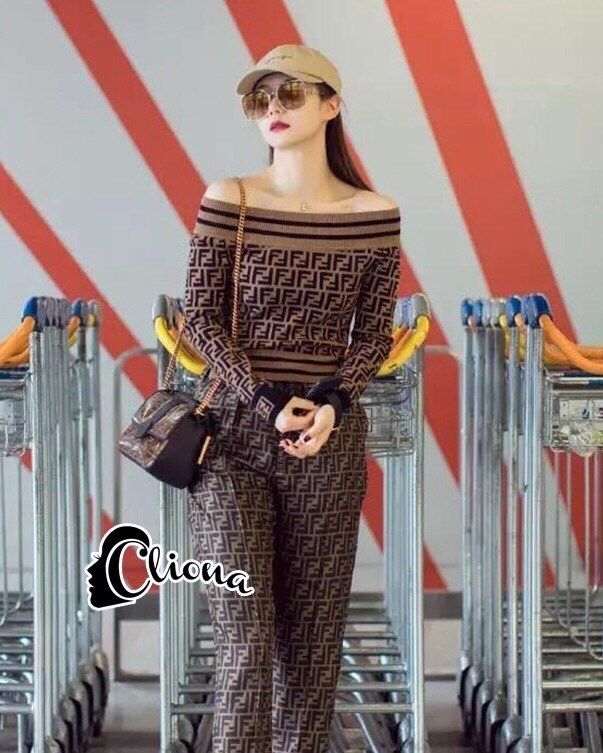 เสื้อเกาหลี พร้อมส่ง เสื้อทั้งตัวถักทอลาย FF