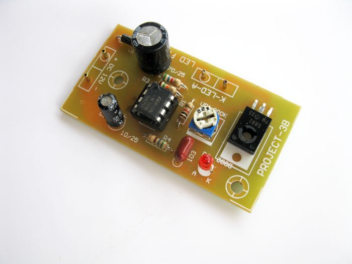 โครงงาน 3B (วงจรไฟกระพริบ 1 ช่อง) ใช้ไฟ 9 - 12V