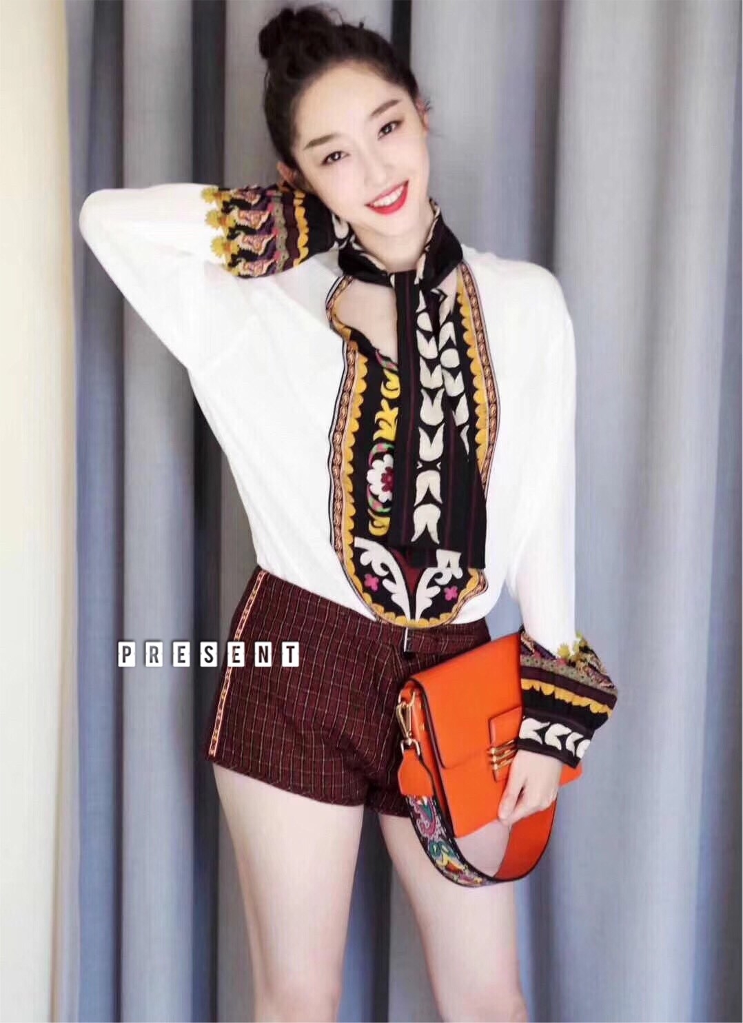 เสื้อเกาหลี พร้อมส่ง เสื้อเชิ้ต เนื้อผ้าใส่สบาย