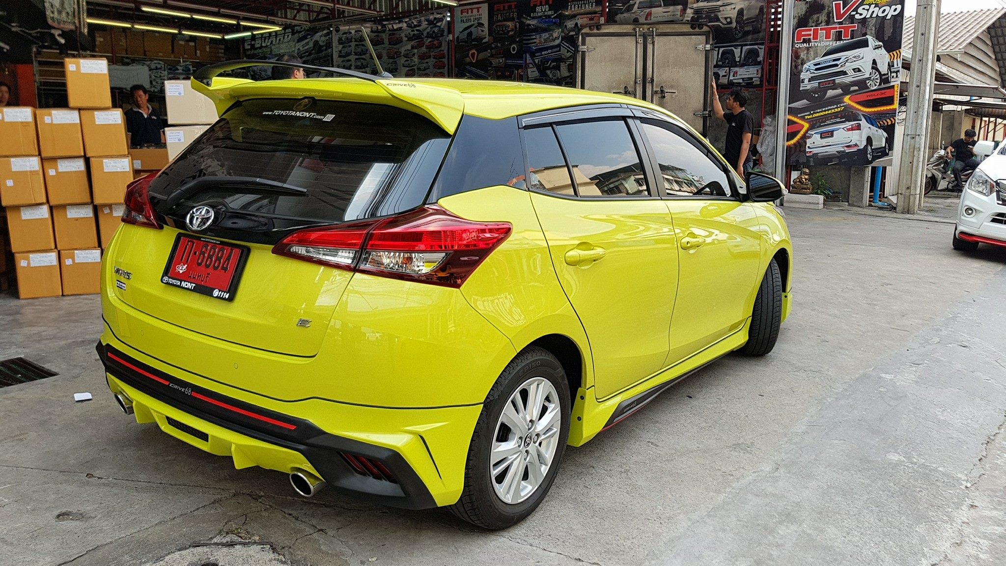 ชุดแต่ง New Yaris HB รุ่นDrive68 ชุด 4ชิ้น