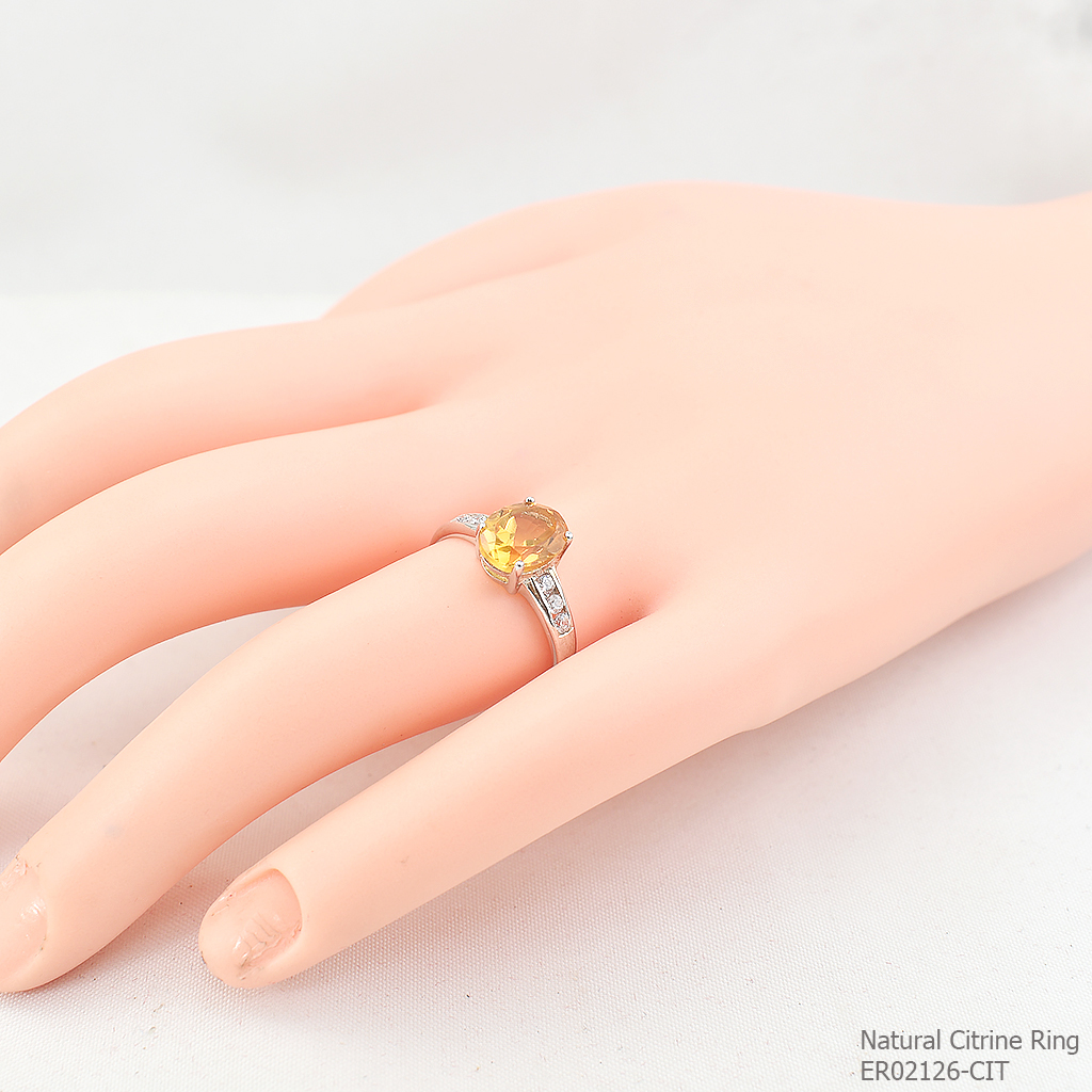 SKJewelryfactory แหวนเงินแท้ พลอยซิทรินแท้ ชูพลอยโดดเด่น ประดับด้วยเพชร ER02126-CIT