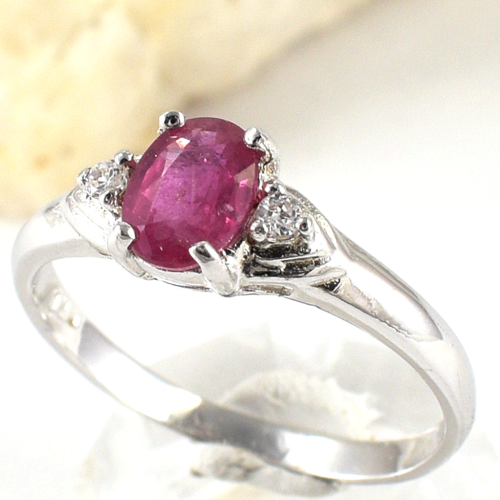 SKJewelryfactory แหวนเงินแท้ 92.5% ฝังพลอยทับทิมแท้ สไตล์เรียบหรู ER00428-RBY