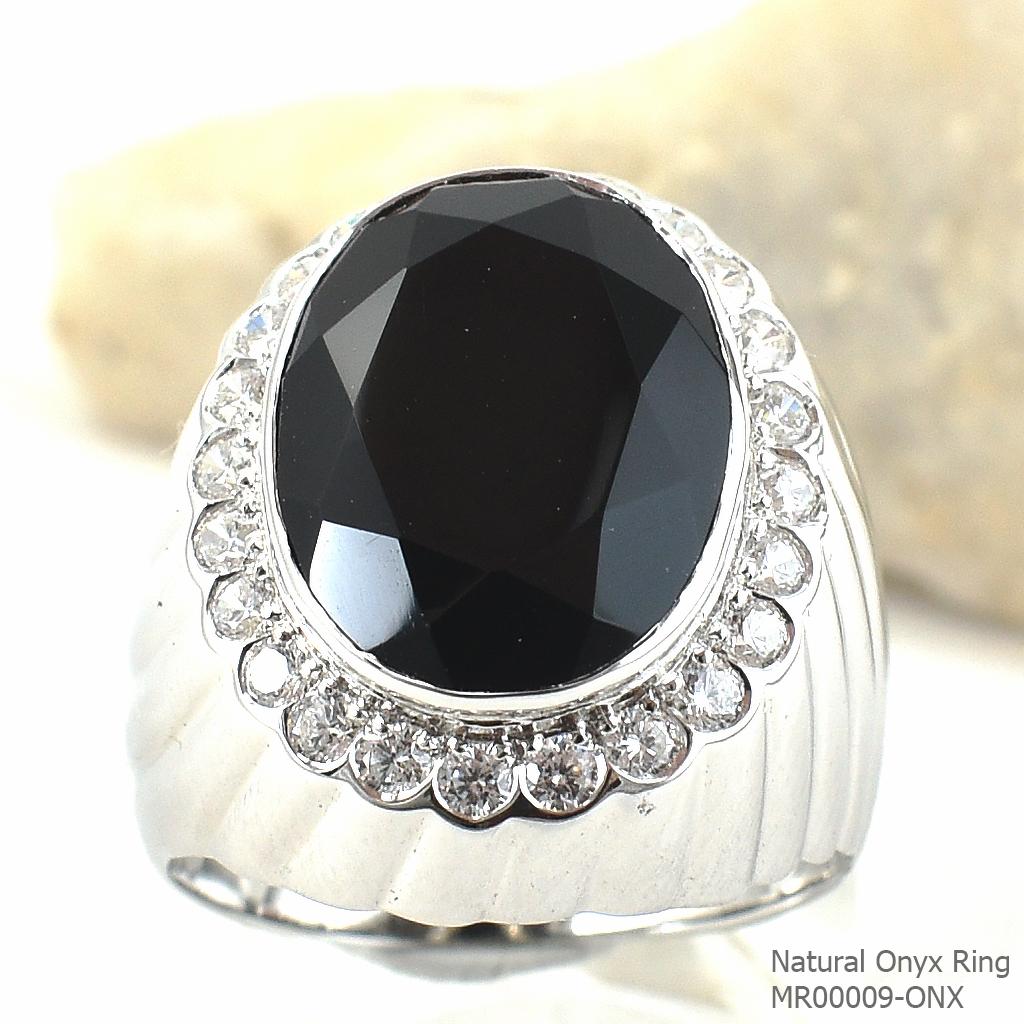 SKJewelryFactory SKJewelryFactory แหวนชายนิลแท้ สีดำเข้มดูดุดัน ตัวเรือนผลิตจากวัสดุเงินแท้ 92.5% MR00009-ONX ดำ