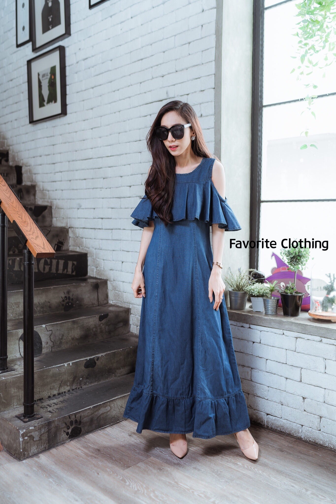 เดรสแฟชั่น พร้อมส่ง Maxi dress ยีนส์ฟอกเว้าไหล่