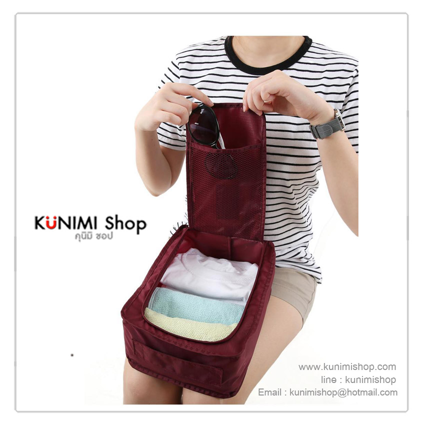  กระเป๋าจัดเก็บสิ่งของ กระเป๋าจัดระเบียบสิ่งของ สาสมารถใส่รองเท้าผ้าใบ รองเท้ากีฬา ออกกำลังกาย รองเท้าแตะ รองเท้าใส่เล่น หรือของใช้ต่างๆ เช่น ผ้าขนหนู ถุงเท้า ผ้าเช็ดตัว กระติกน้ำ เป็นต้น สำหรับพกพาเดินทาง ท่องเที่ยว มีซิปเปิดปิด สะดวกในการจัดเก็บ พร้อมหูหิ้ว * โดยรุ่น Ver. 3 นี้ ตรงช่องใส่รองเท้าจะไม่มีที่กั้นเหมือนกับ รุ่น Ver.2 ครับ * ขนาด กว้าง 21.5 x ยาว 30.5 x หนา 11 cm. 