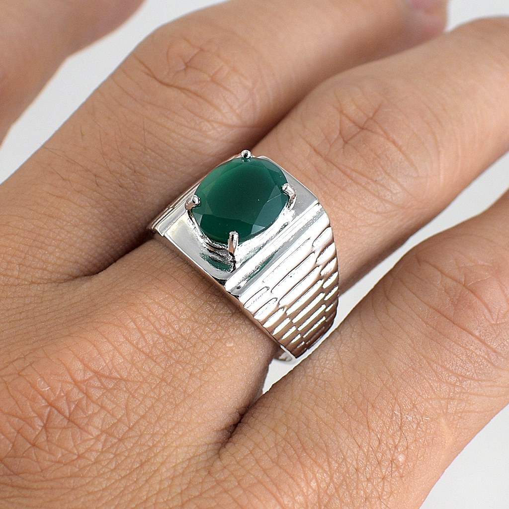 SKJewelryFactory แหวนชาย สไตล์แหวนเม็ดเดี่ยว พลอยแท้สีเขียวดุจดั่งมรกต MR00448-GAG
