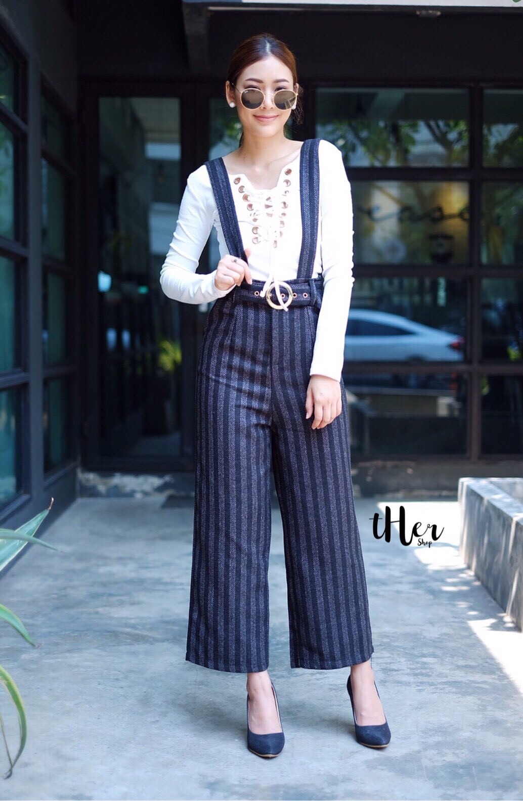 เสื้อผ้าเกาหลี พร้อมส่ง เอี๊ยมขายาว ทรงขาบานนิดๆ