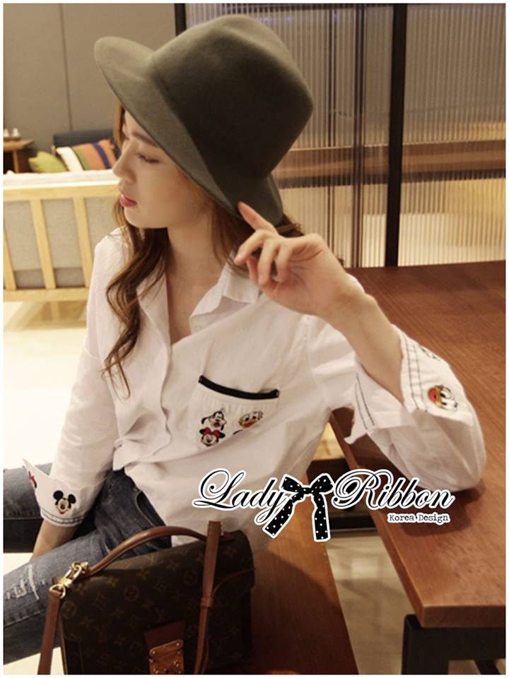 พร้อมส่ง เสื้อเกาหลี เชิ้ตสีขาวปักลายการ์ตูนดิสนีย์